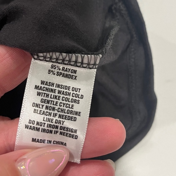 💀Skeleton top!💀 - Picture 7 of 8